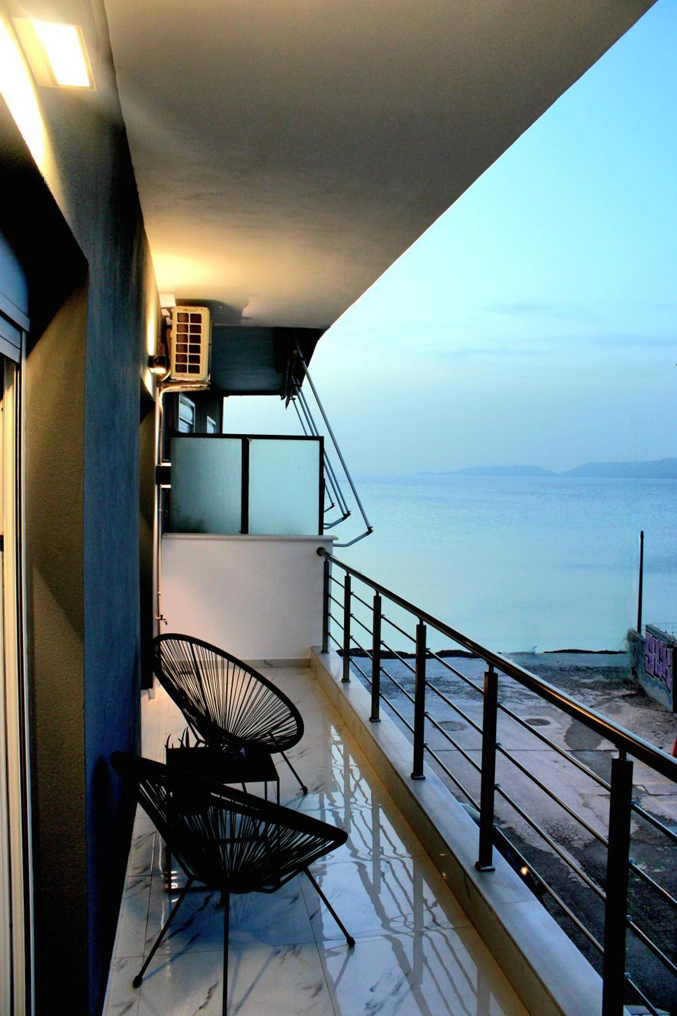 Black & White Seaside House Kalamia Korinth Exterior foto