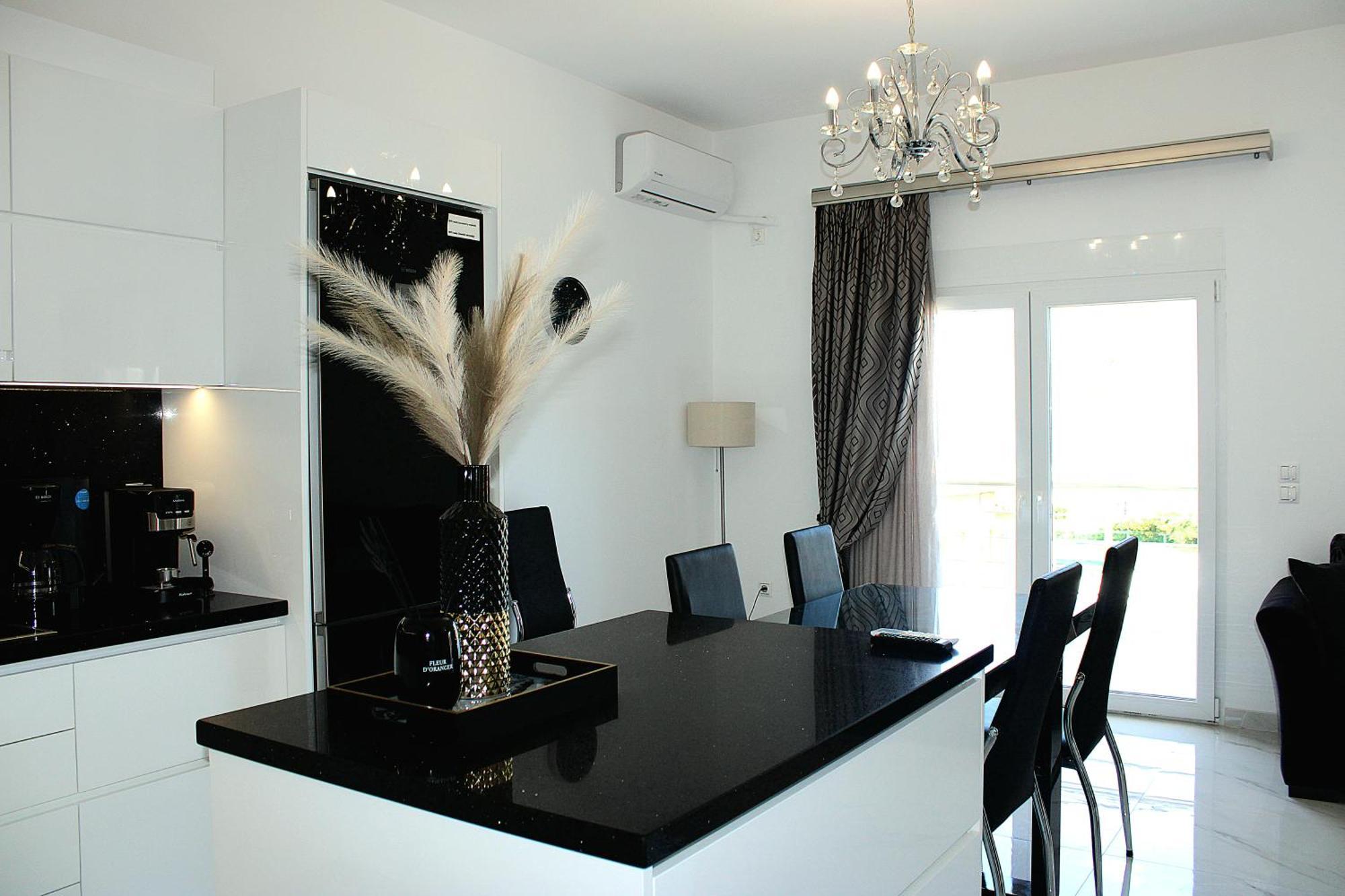 Black & White Seaside House Kalamia Korinth Exterior foto