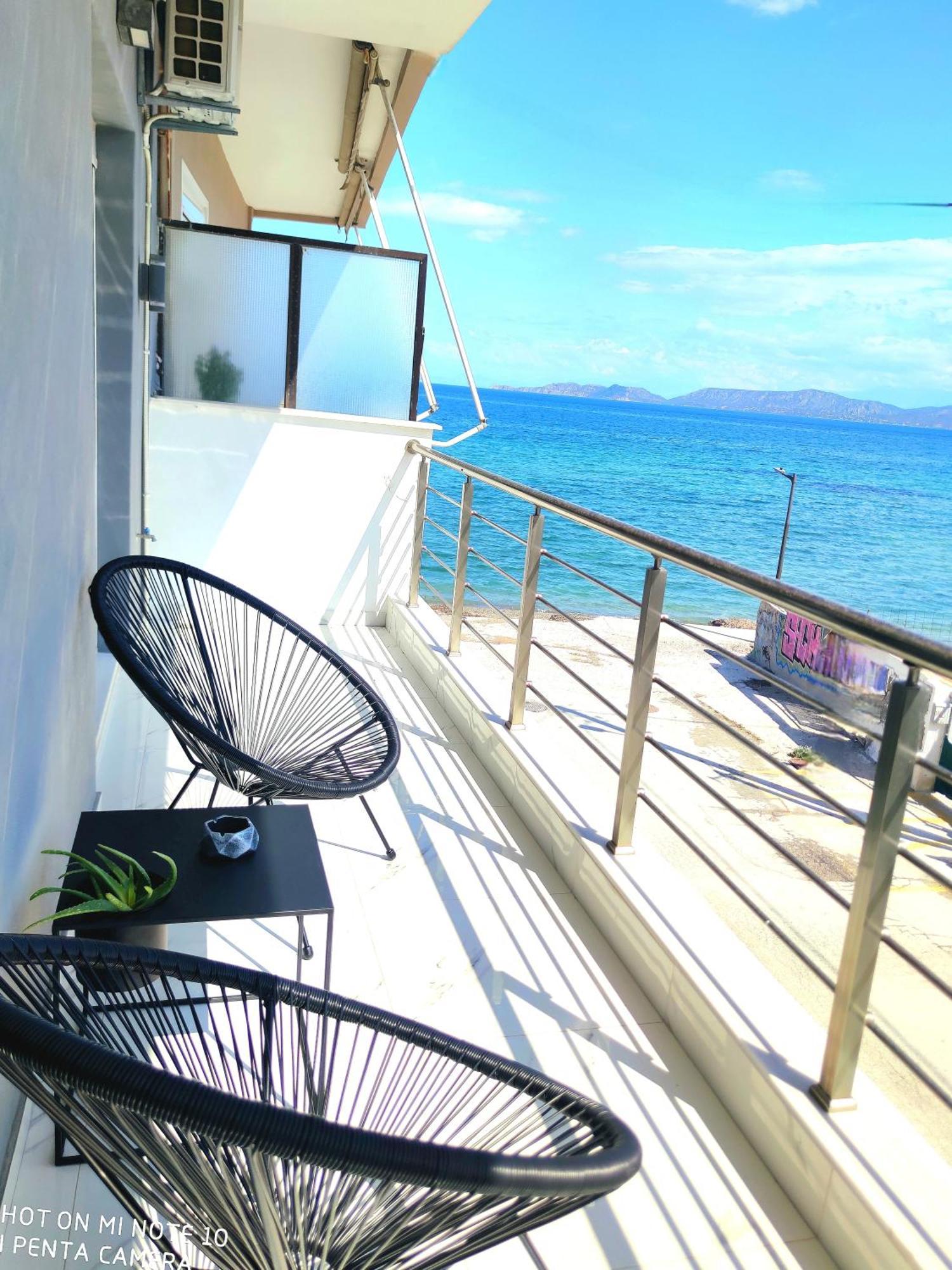 Black & White Seaside House Kalamia Korinth Exterior foto